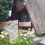 Aprolak - Erdohoez Koezeli Alpesi Fahaz, Paroknak Es Csaladoknak *