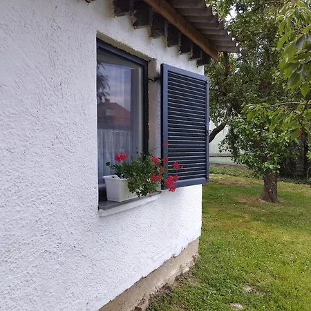 Aprólak - Erdőhöz Közeli Alpesi Faház, Pároknak és Családoknak Chalet Zalakaros